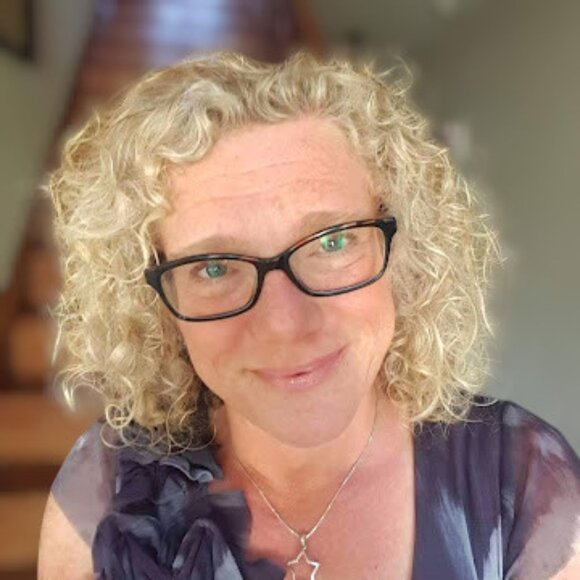 Meet your Posher, Cindy - Picture 2 of 3